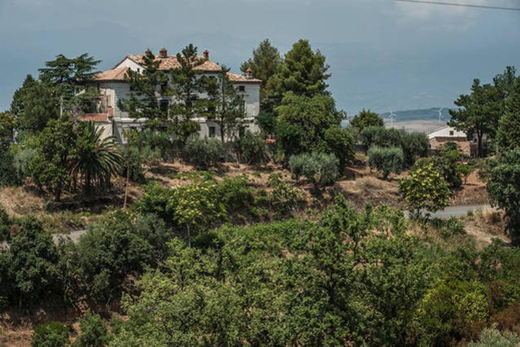Agriturismo Miracco Atanasio Franco "Il Maniero" Santa Sofia d'Epiro Екстериор снимка