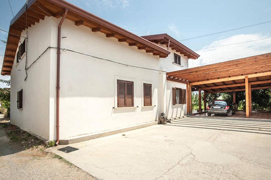 Agriturismo Miracco Atanasio Franco "Il Maniero" Santa Sofia d'Epiro Екстериор снимка