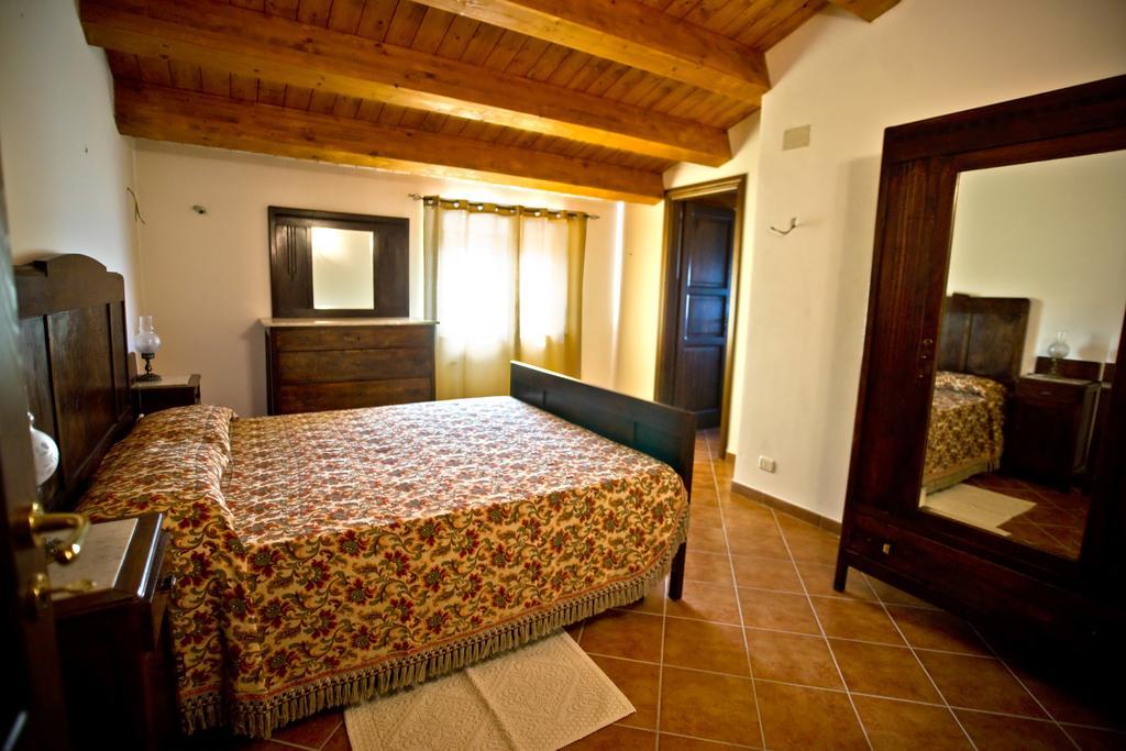 Agriturismo Miracco Atanasio Franco "Il Maniero" Santa Sofia d'Epiro Екстериор снимка