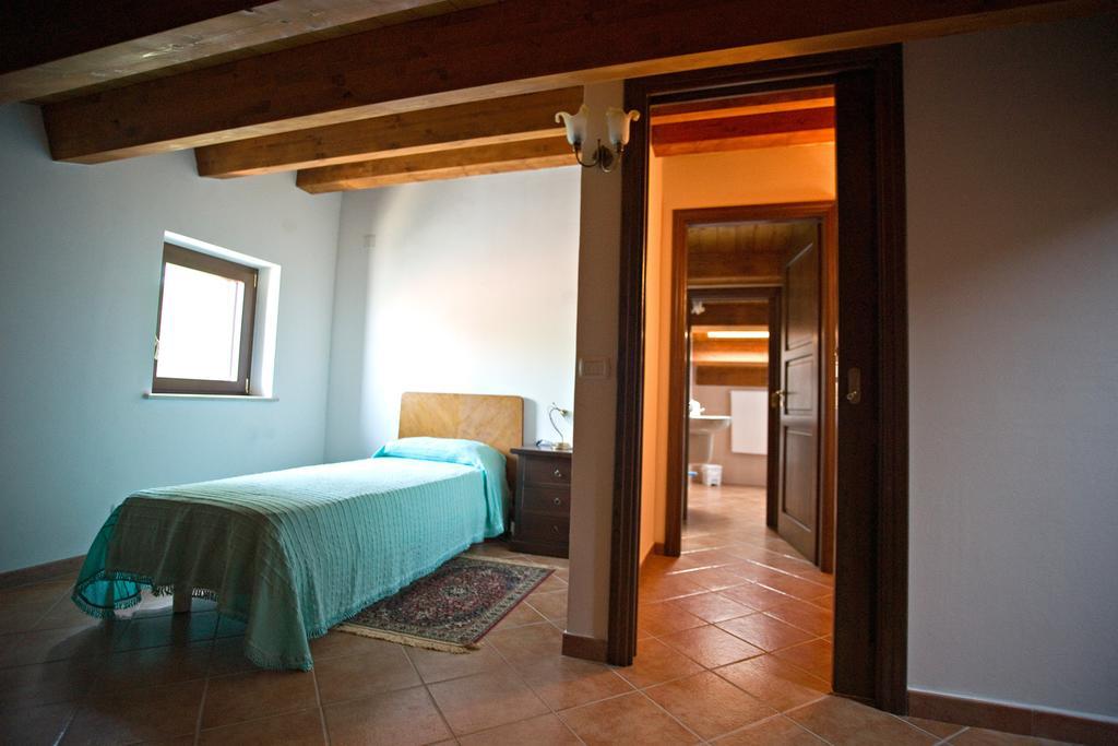 Agriturismo Miracco Atanasio Franco "Il Maniero" Santa Sofia d'Epiro Екстериор снимка