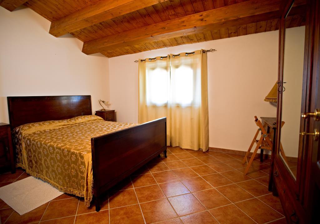 Agriturismo Miracco Atanasio Franco "Il Maniero" Santa Sofia d'Epiro Екстериор снимка